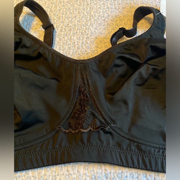 Avenue Wire Free Bra. - Picture 2 of 5